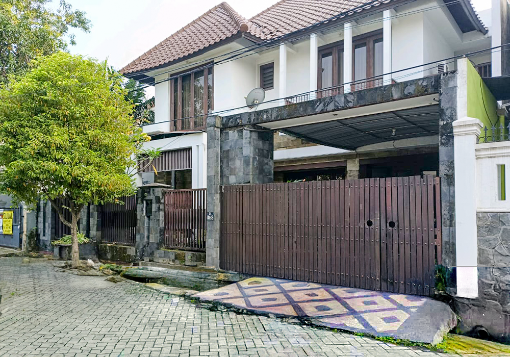 RUMAH DI KOTA SURABAYA - NPL422-3 - foto utama